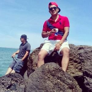 Meet your Posher, Reyes